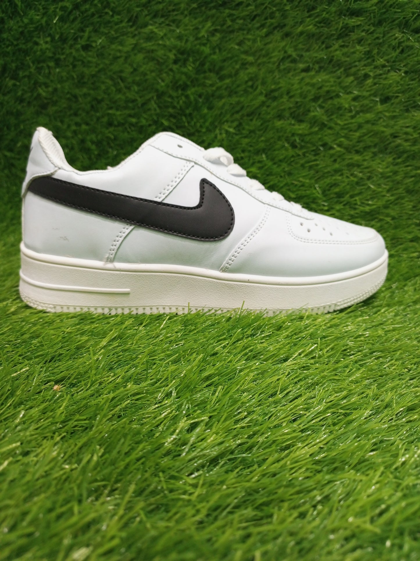 Nike Air Force 1 – Classic Street Style & All-Day Comfort Sneakers